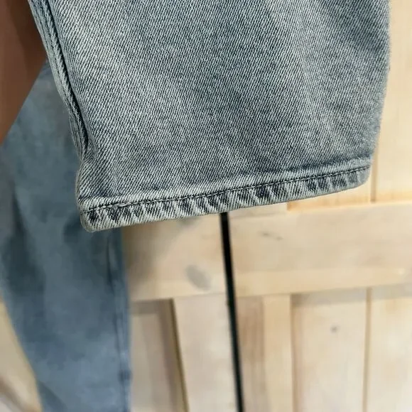 Hollister Curvy High-Rise Mom Jean 15R or 32x27 Light Wash Capri Stone Wash - Picture 8 of 15